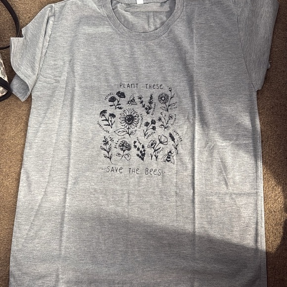 🎈🎈NWT BEE KIND T-SHIRT - Picture 4 of 6